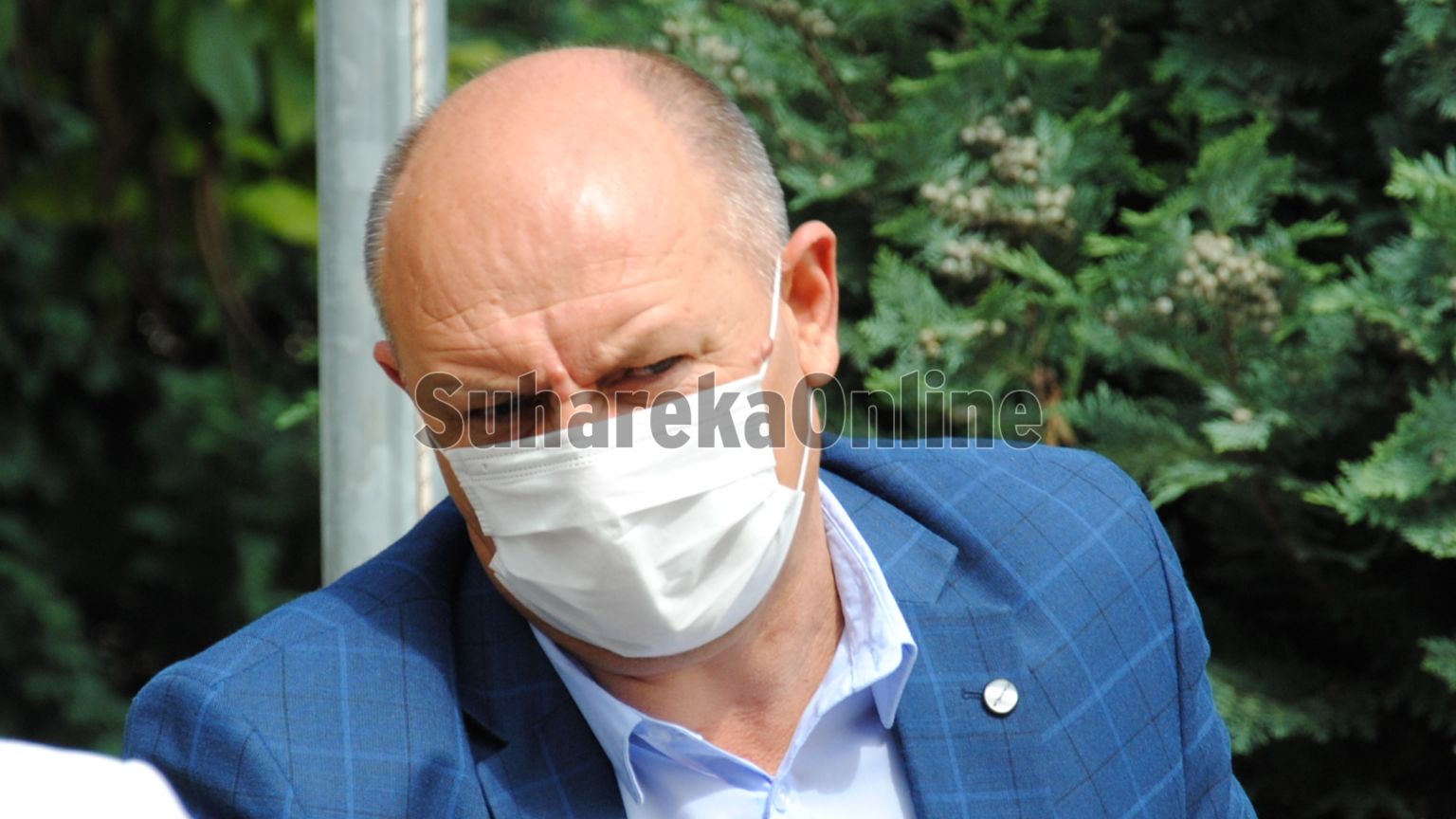 Nexhati i ‘harruar’, ministri Vesel Krasniqi nuk e fton në vizitën e tij zv.ministrin nga Suhareka!