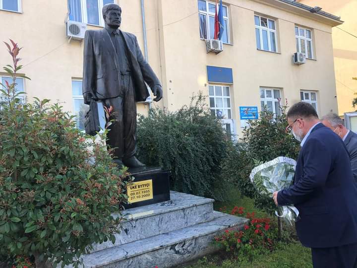 Ministri Kuçi përkujton Ukë Bytyçin: I pastë dritë gjithmonë shpirti tij