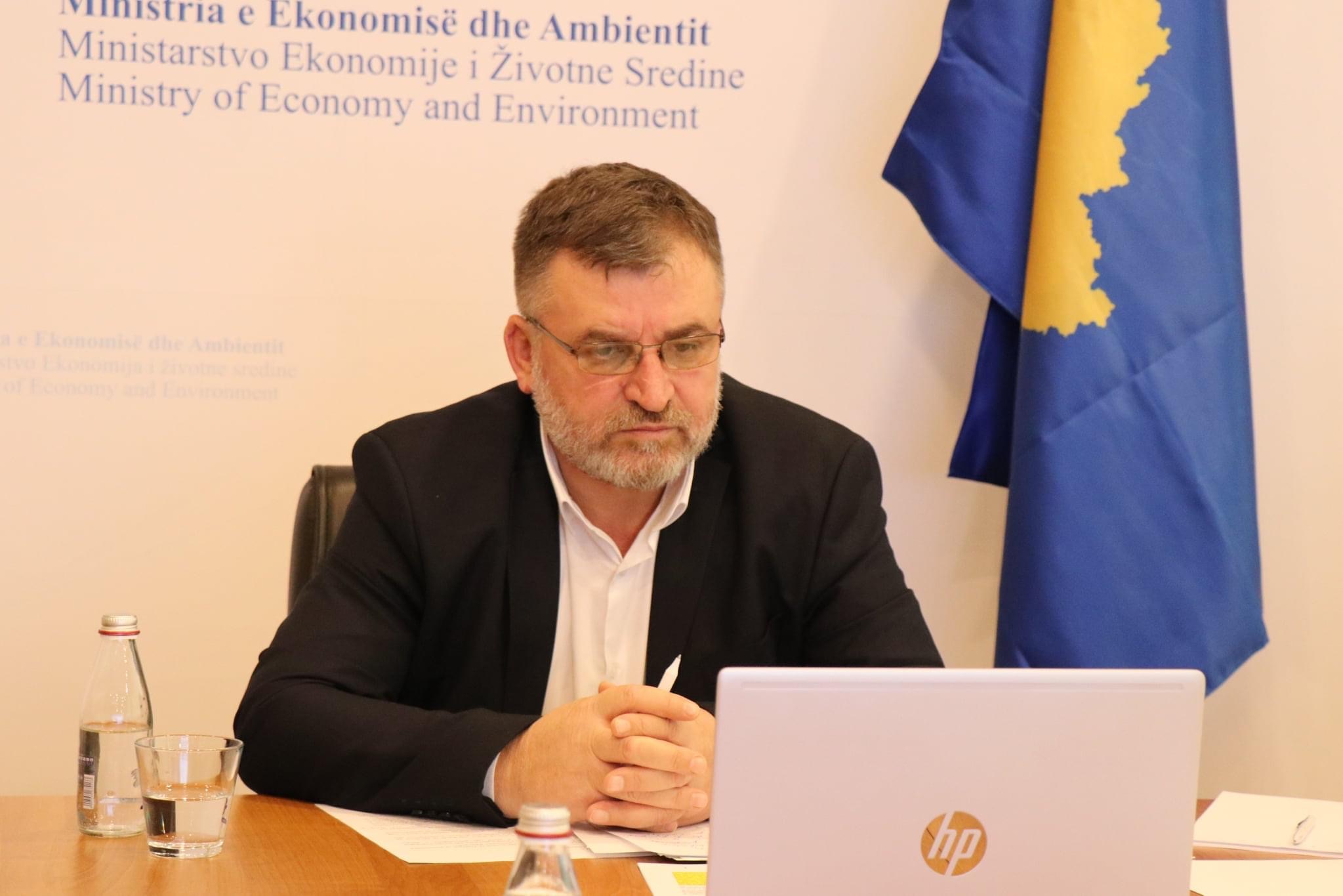 Ministri Kuçi i përgjigjet deputetit Zyba dhe deputetës Ismaili