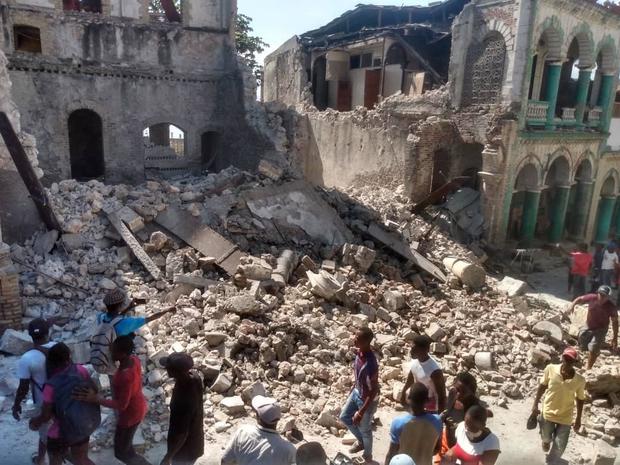 Së paku 304 të vdekur pas tërmetit me magnitudë 7.2, goditi Haitin